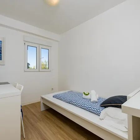 Salamar Saler Golf Apartment